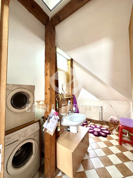 Vanzare mansarda 3 camere - str Serg.Maj.Ancuta Ilie - zona Parcul Carol